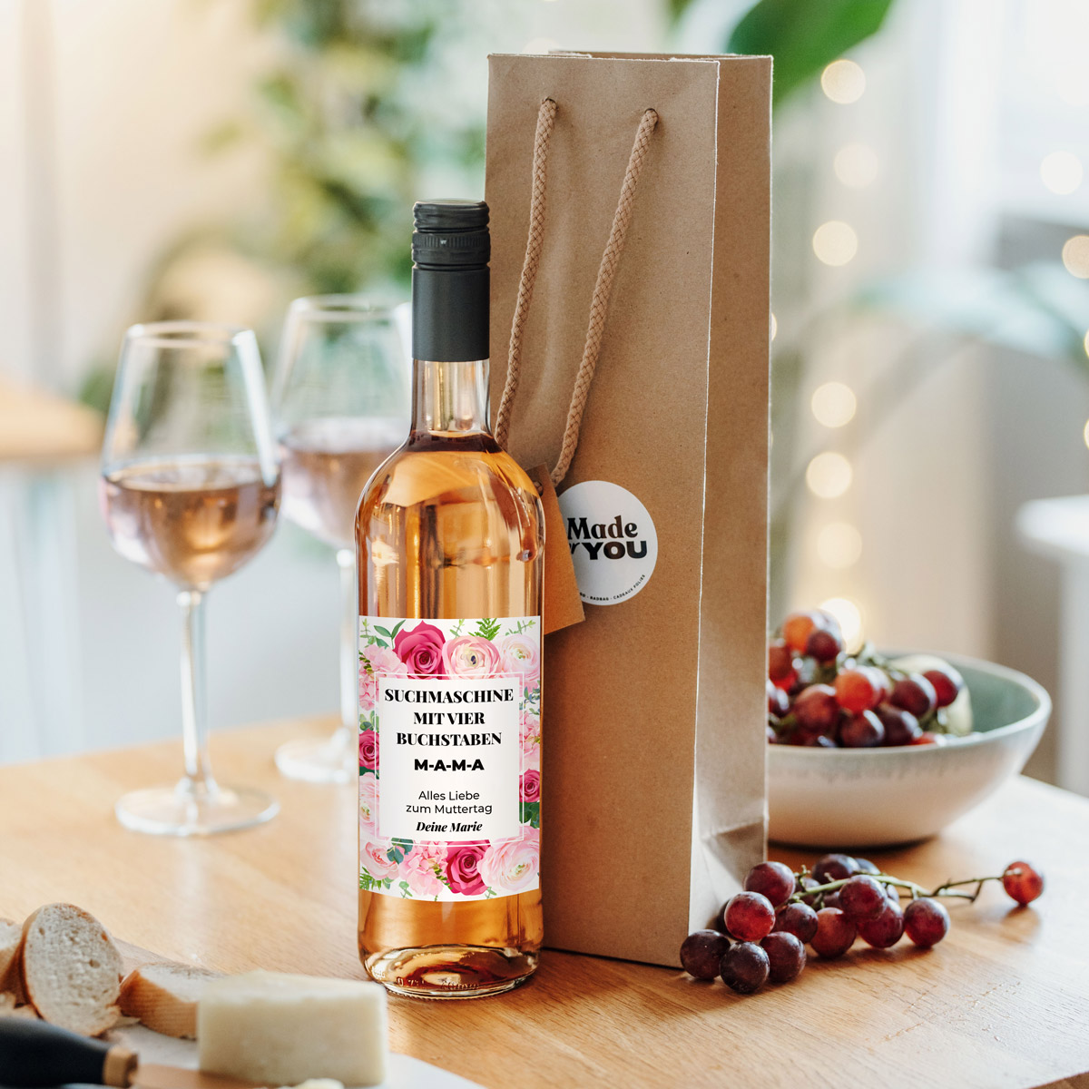 Personalisierbarer Rosé-Wein mit Text und Blumenmuster