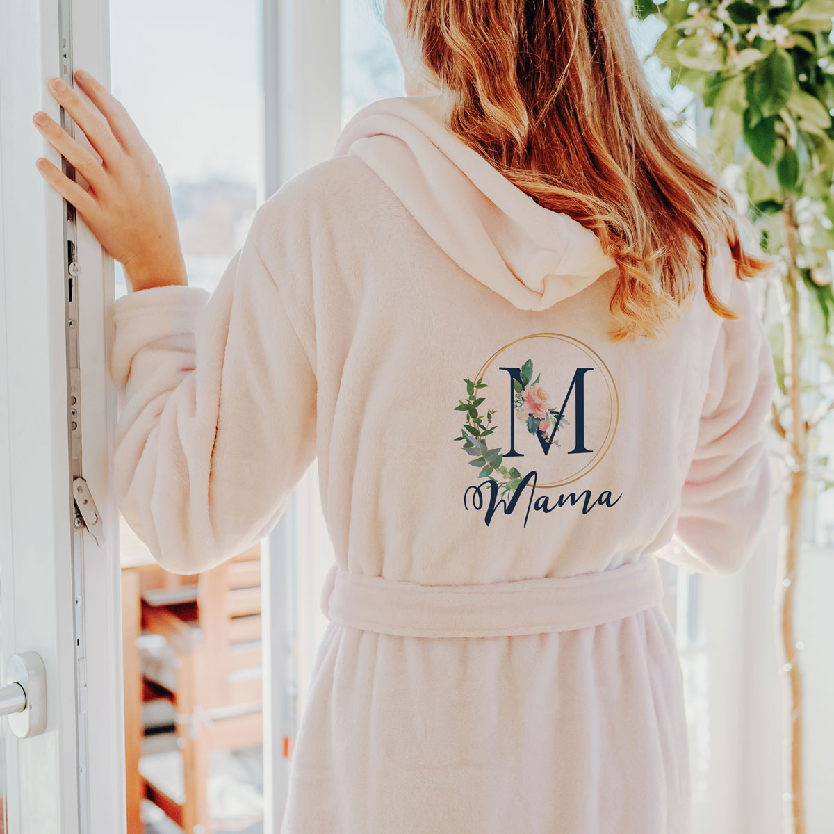 Personalisierbarer Bademantel mit Monogramm im Blumenmuster, Geburtstagsgeschenk, Geschenke Frauen, Geschenke Freundin, Geschenk Schwester, Geschenk Mama, Witzige Geschenke, Geschenk, Geschenkidee