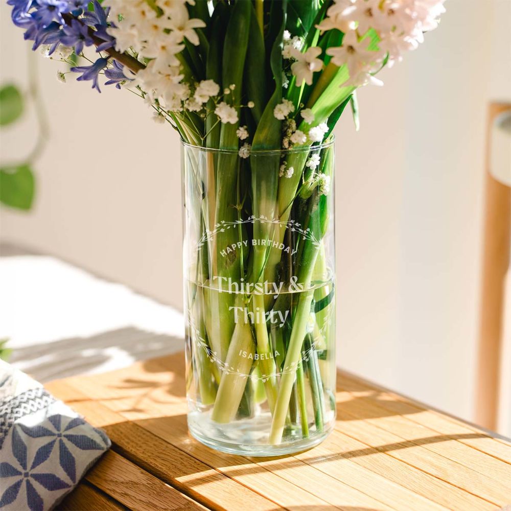 Personalisierte Vase mit Text und Kranz