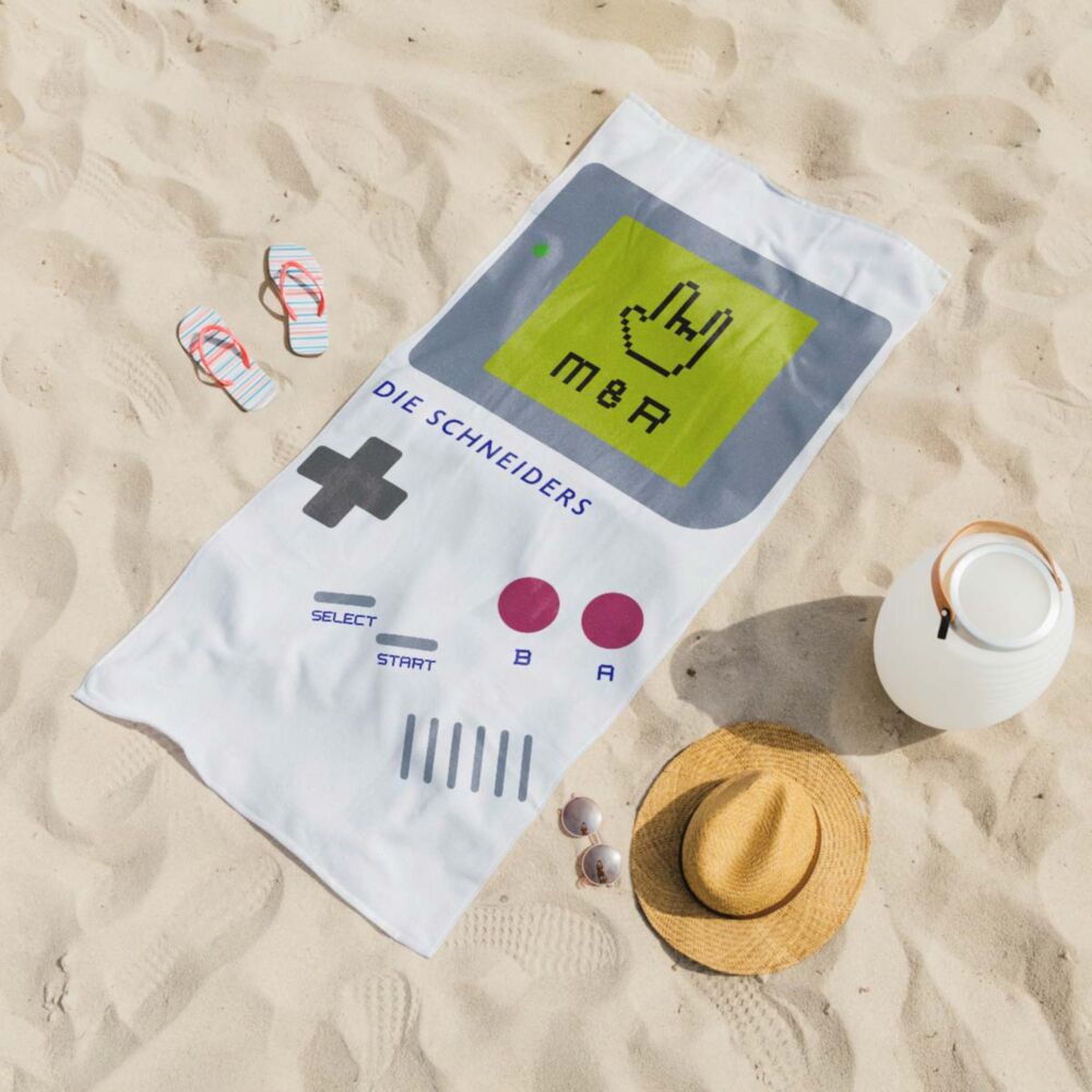 Personalisierbares Handtuch mit Spielkonsole und Text