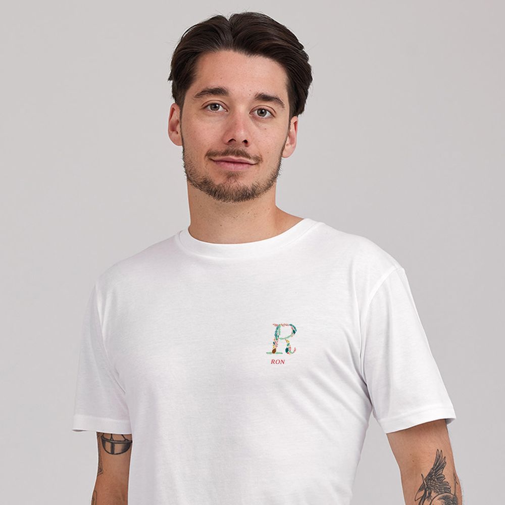 Personalisierbares T-Shirt mit winterlichem Monogramm
