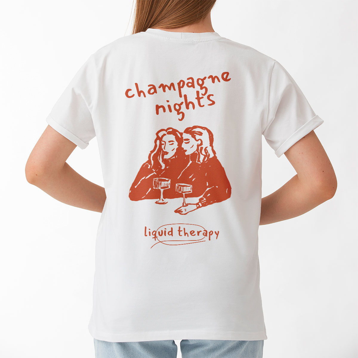 Personalisierbares T-Shirt mit gezeichneten Getränken und Text
