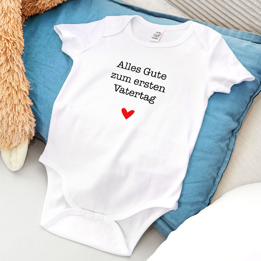 Personalisierbarer Baby Body mit Spruch und Herz