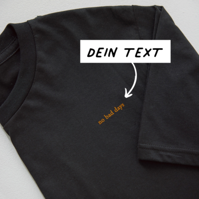 Besticktes T-Shirt Schwarz mit Text