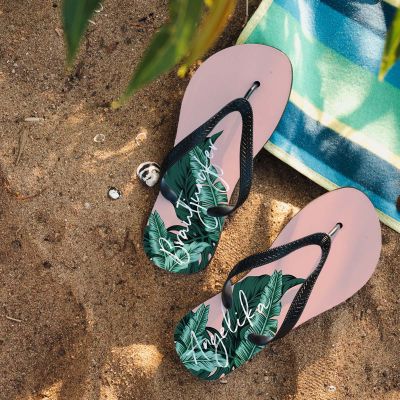 Personalisierbare Flip-Flops mit Namen Personalisierbare Flip-Flops mit Namen