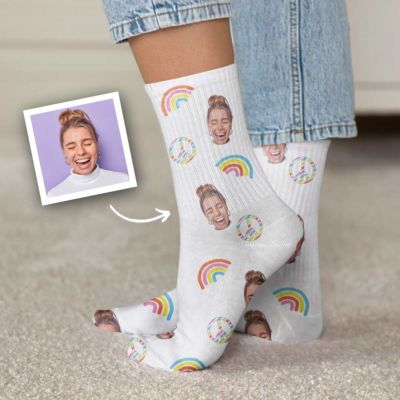 Personalisierbare Socken mit Gesicht und Hintergründen Personalisierbare Socken mit Gesicht und Hintergründen