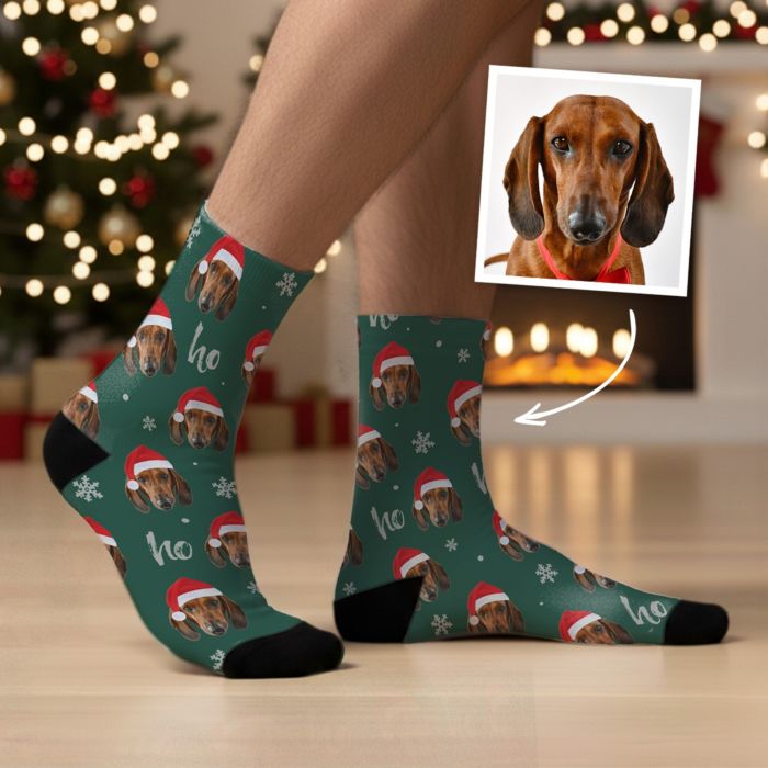 Personalisierbare Socken mit Gesicht und Weihnachtsmütze