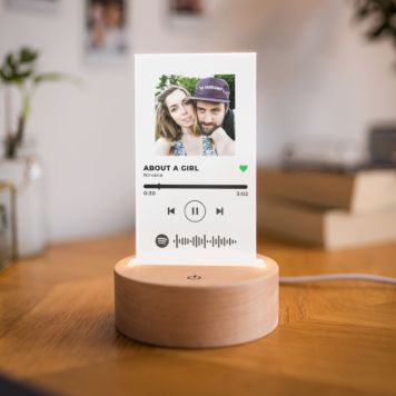 Personalisierbare LED-Lampe mit Foto und Song