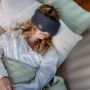 Schlafmaske mit Gewichten