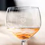 Personalisierbares Glas mit Name und Symbol