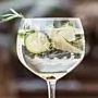 Personalisierbares Glas mit Name und Symbol