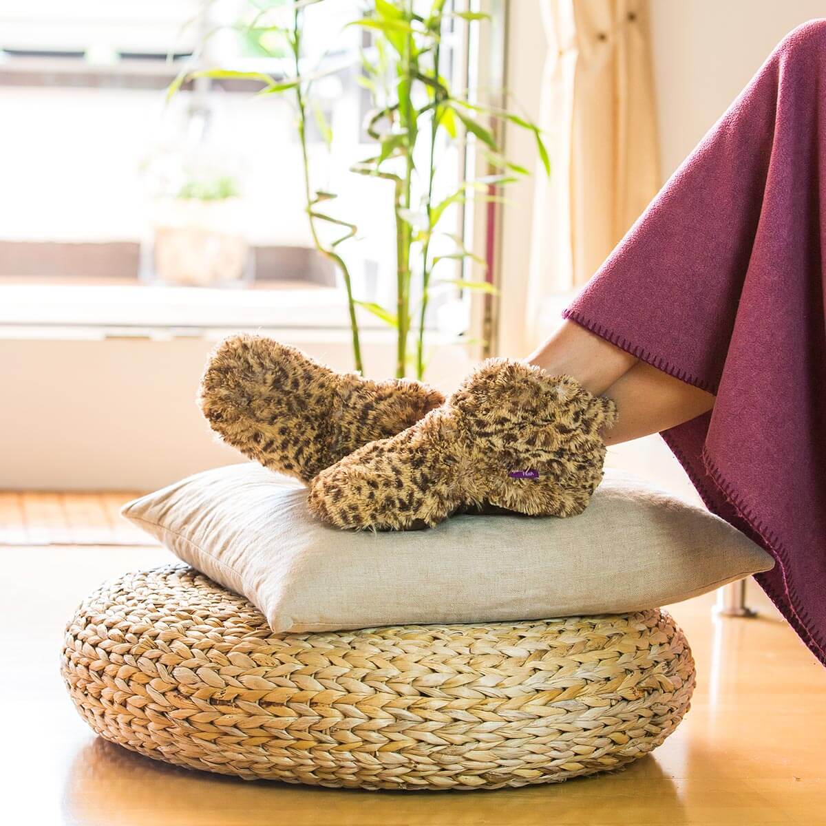 Erwärmbare Kuschel-Boots - Leopard M, Wärmsocken, Strümpfe, kuschlig, Winter, Geschenk für Frauen, Freundin, Mutter, Tochter, Witzige Geschenke, Geschenk, Geschenkidee