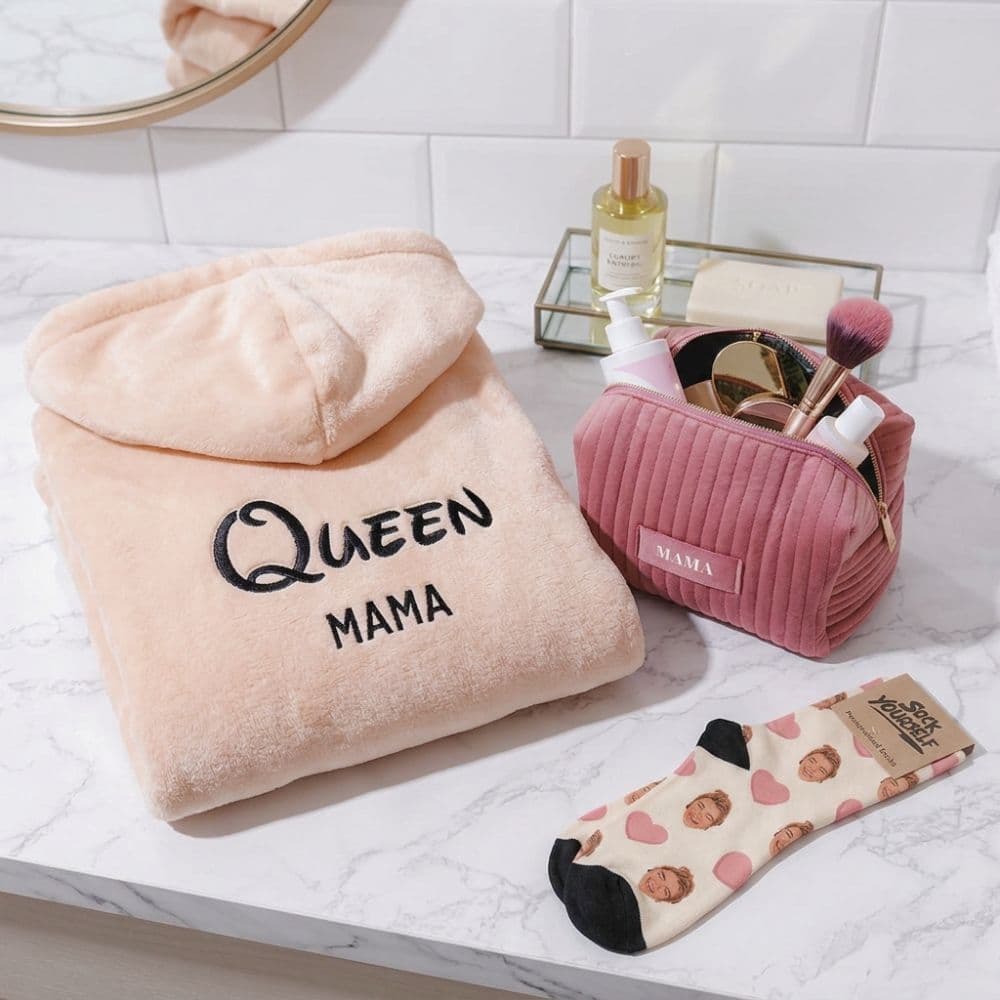 Geschenkset Kosmetiktasche Bademantel und Socken, Geschenk, Geschenkidee