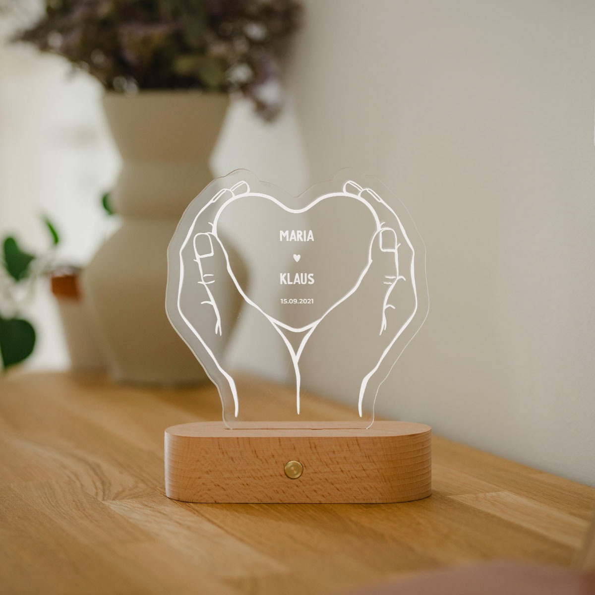 Personalisierbare LED-Lampe Herz mit Händen und Namen, Geschenke Frauen, Geschenke Freundin, Geschenk Schwester, Romantische Geschenke, Hochzeitsgeschenk, Kleine Geschenke, Geschenk, Geschenkidee