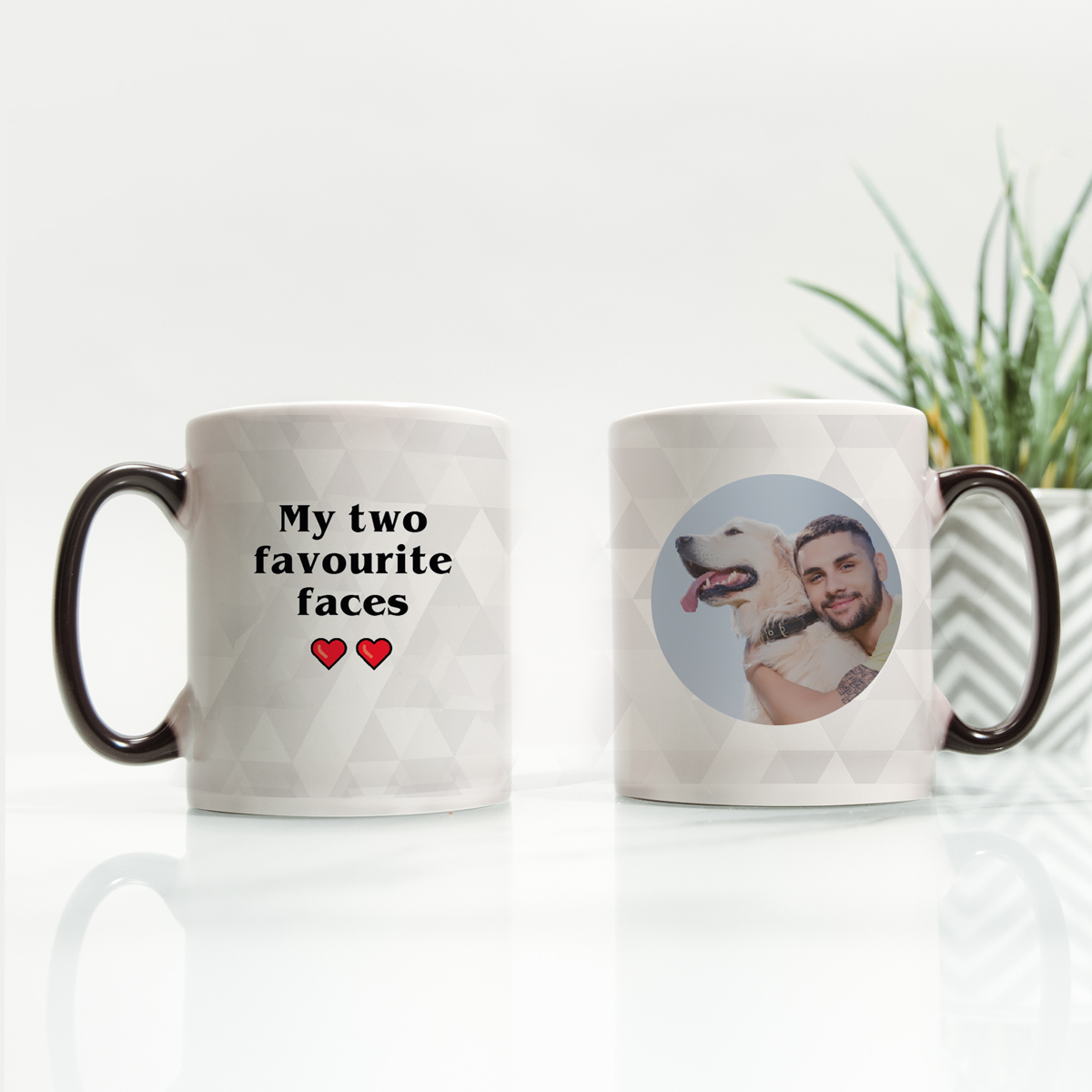 Temperaturempfindliche Tasse mit Bild und Text