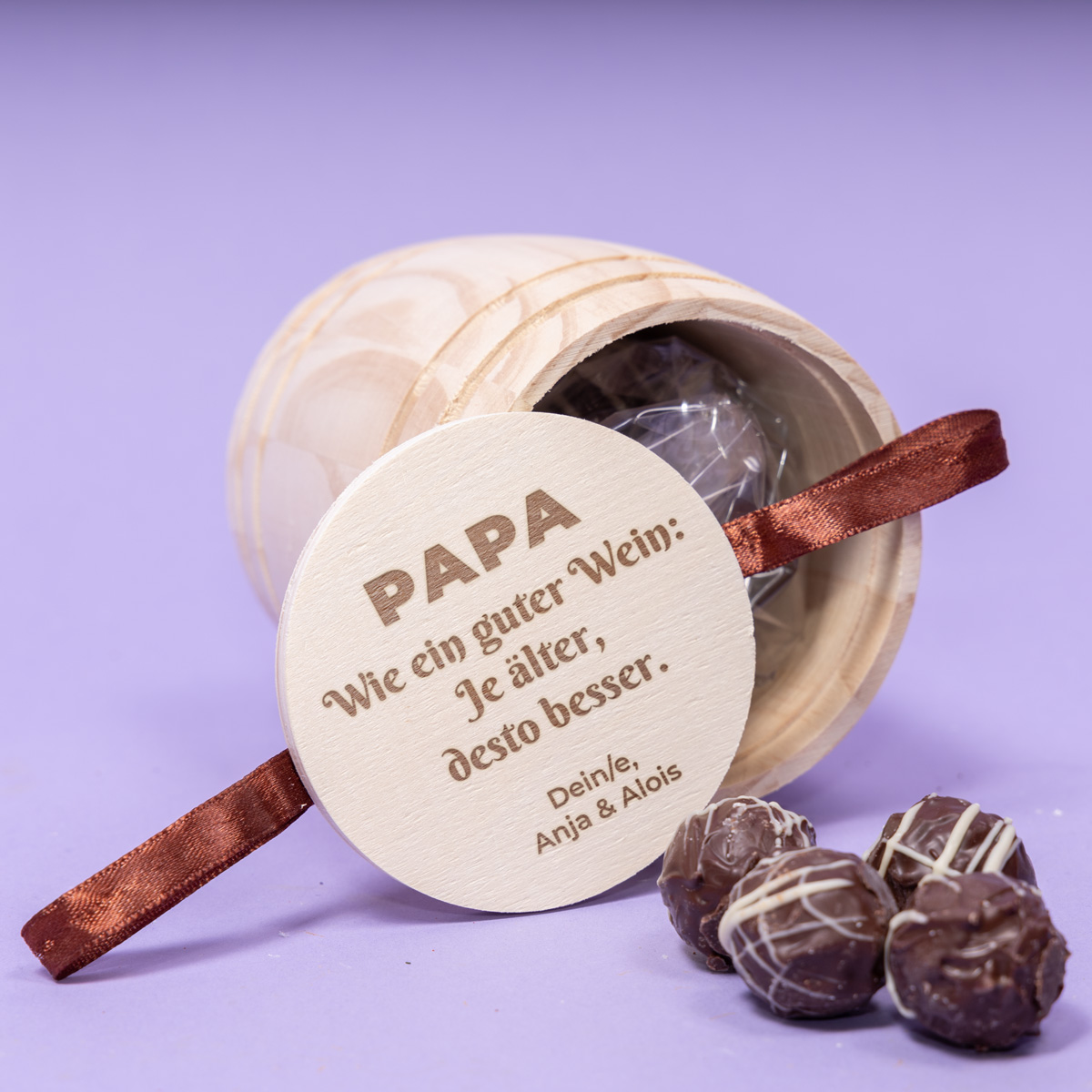 Rotwein Pralinen im Fass mit Text