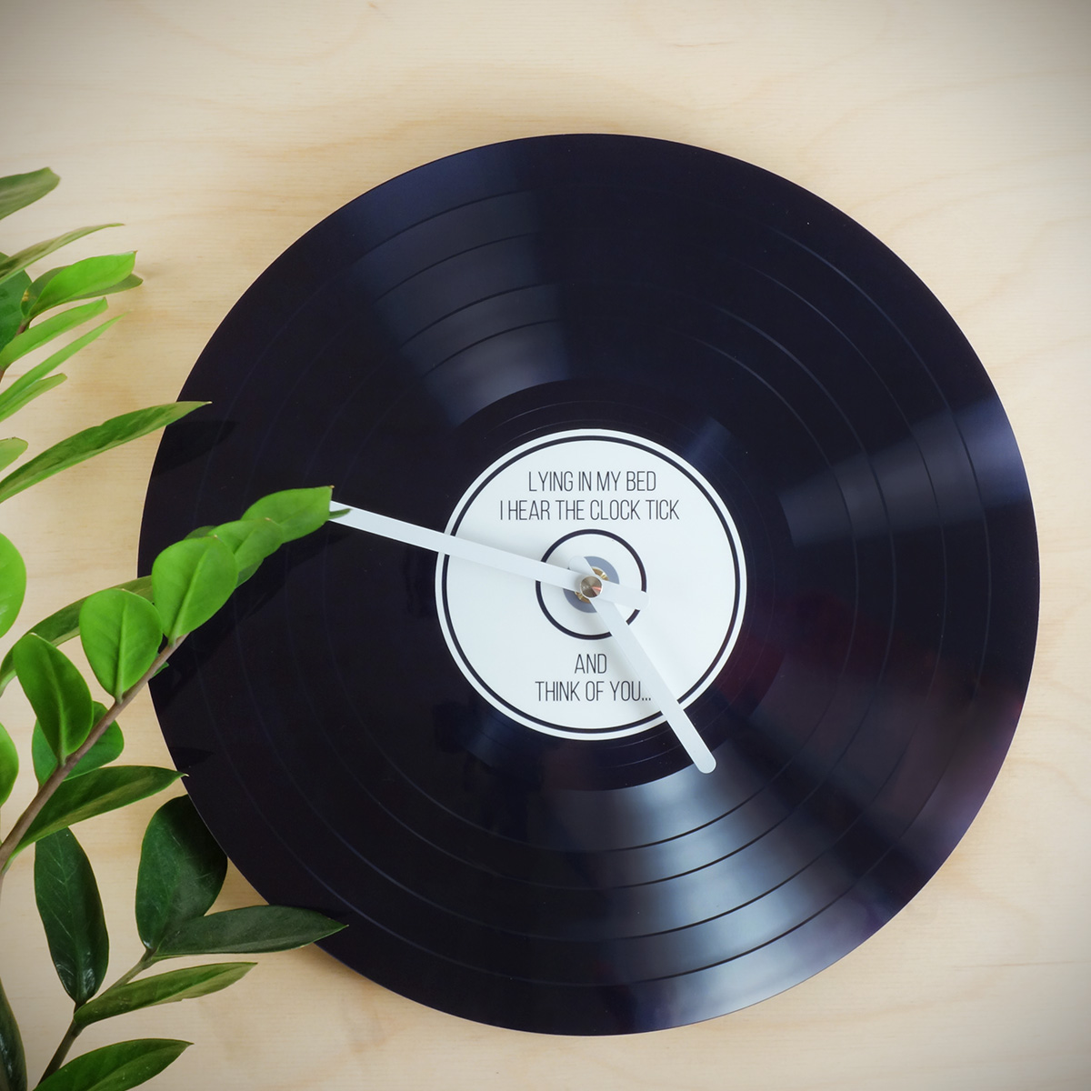 Personalisierbare Schallplatten-Wanduhr