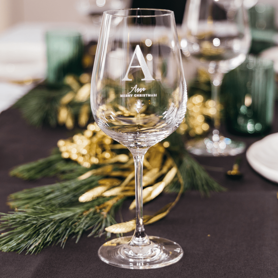 Personalisierbares Weinglas mit Monogramm