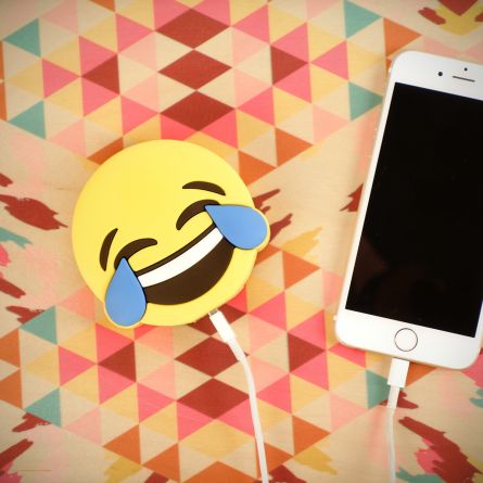 Emoji Freudentränen Ladegerät für Smartphones