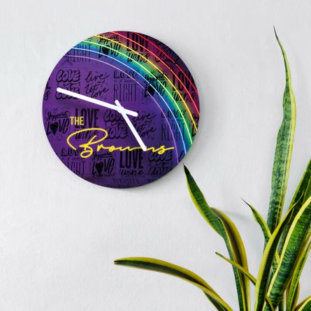 Personalisierbare Wanduhr im Neon-Design