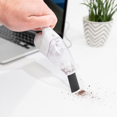 Spass im Büro - Der Welt kleinster Staubsauger